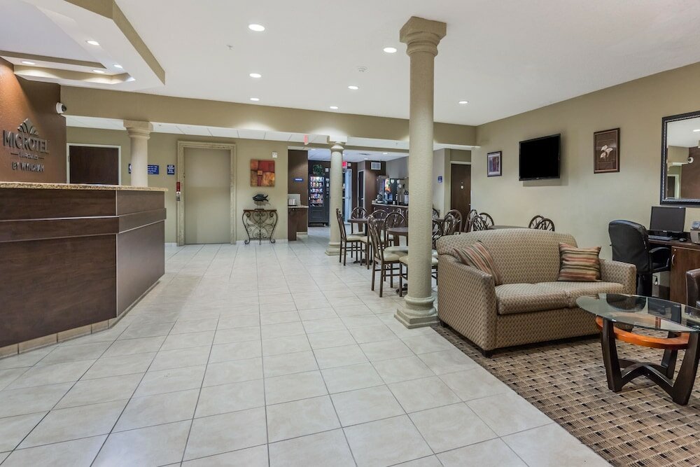 Фото Microtel Inn & Suites by Wyndham Jacksonville Airport