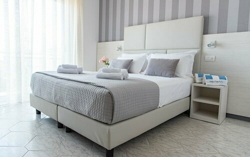 Внешний вид отеля Hotel Maestri в Риччоне, фото 2