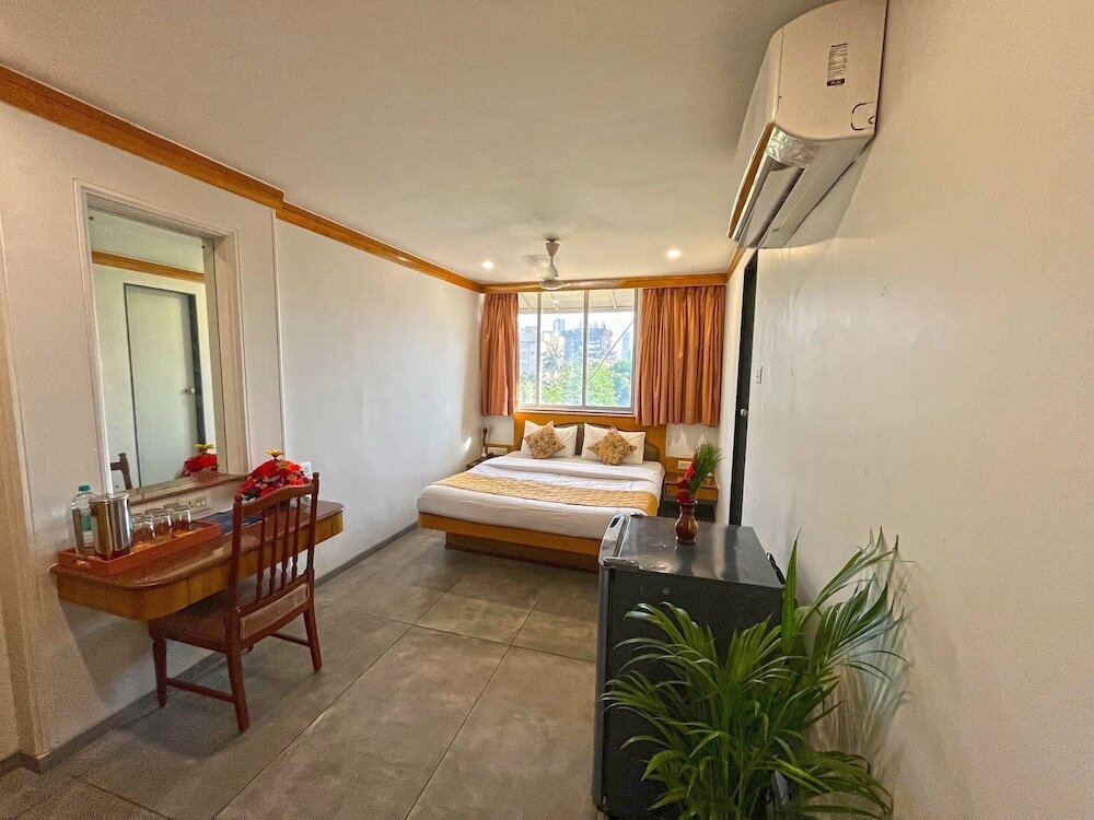 Фото Hotel Parklane