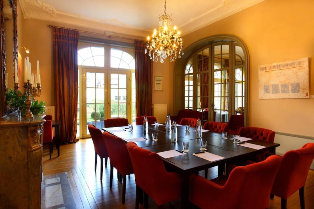 Фото Hotel La Villa des Fleurs