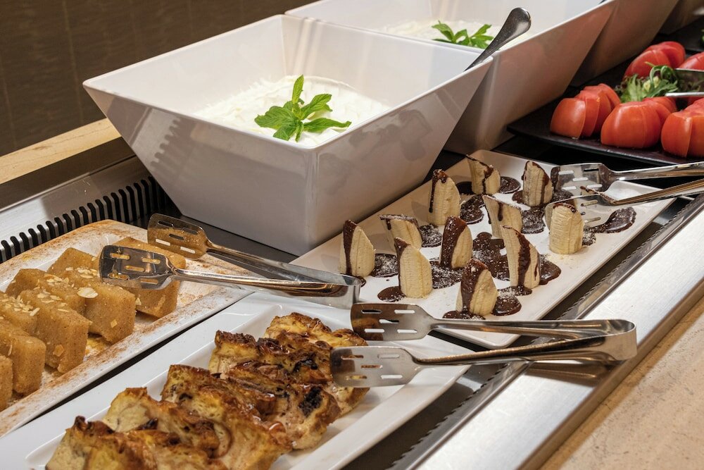 Фото Holiday Inn Thessaloniki Hotel