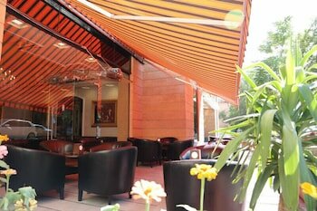 Фото Royal Plaza by Stellar Hotels