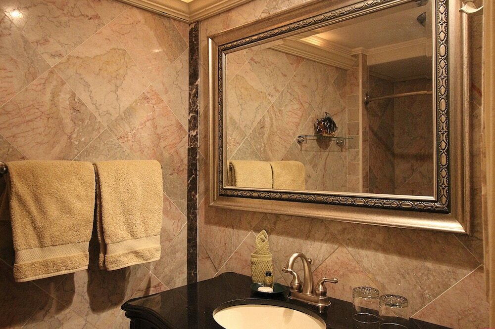 Фото The Olivier House Hotel