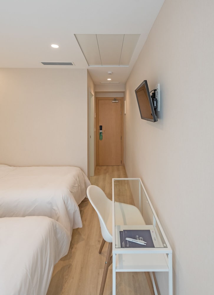 Фото Hostal La Lonja