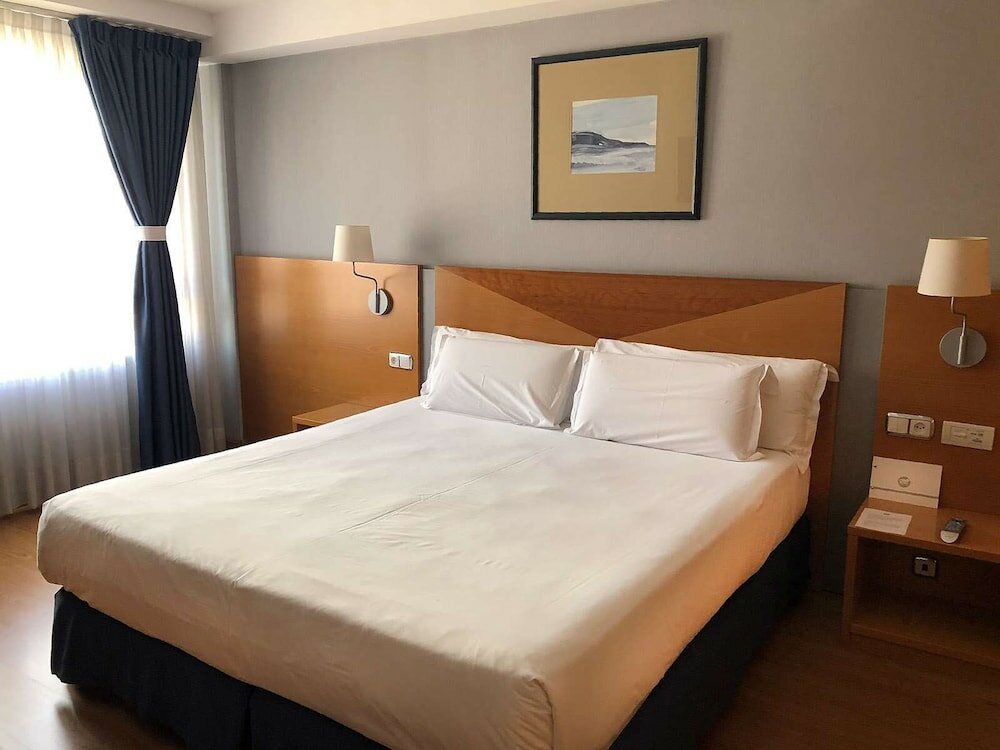 Фото Oca Villa de Avilés Hotel