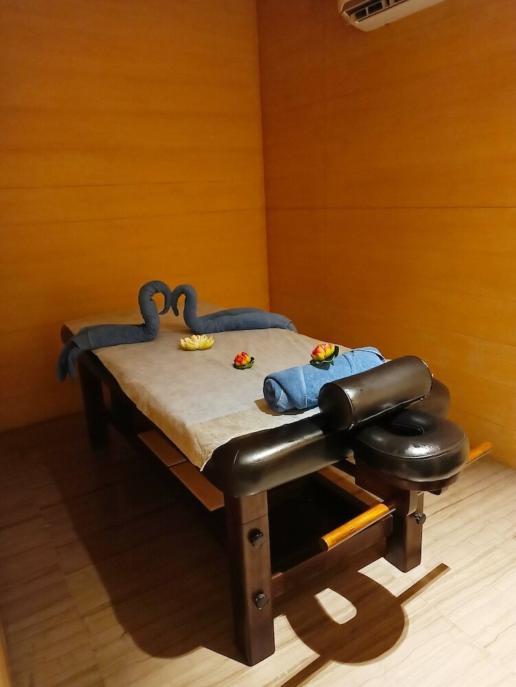 Фото Courtyard by Marriott Bilaspur