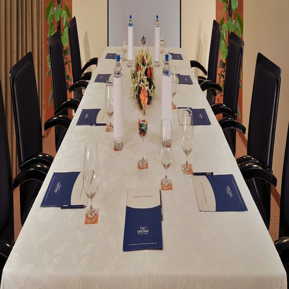 Фото La Place Sarovar Portico, Lucknow