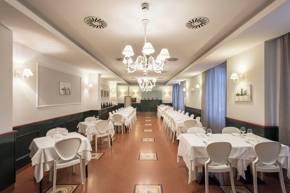 Фото Hotel Montreal