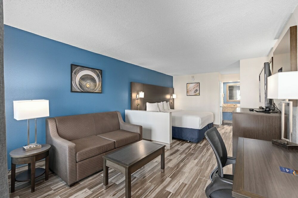Фото Best Western Orlando East Inn & Suites