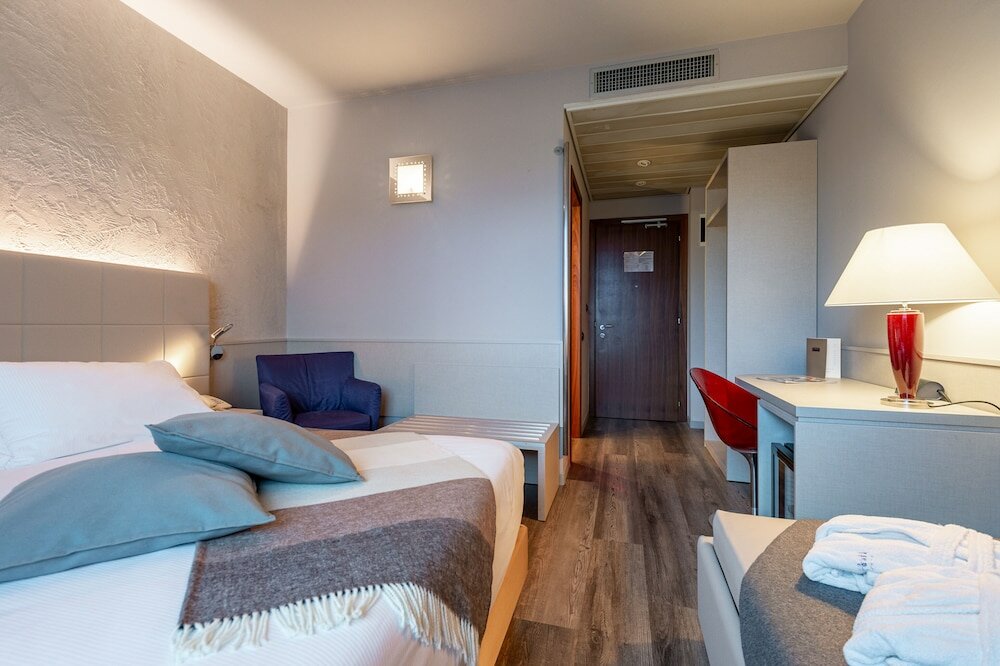 Фото First Hotel Malpensa