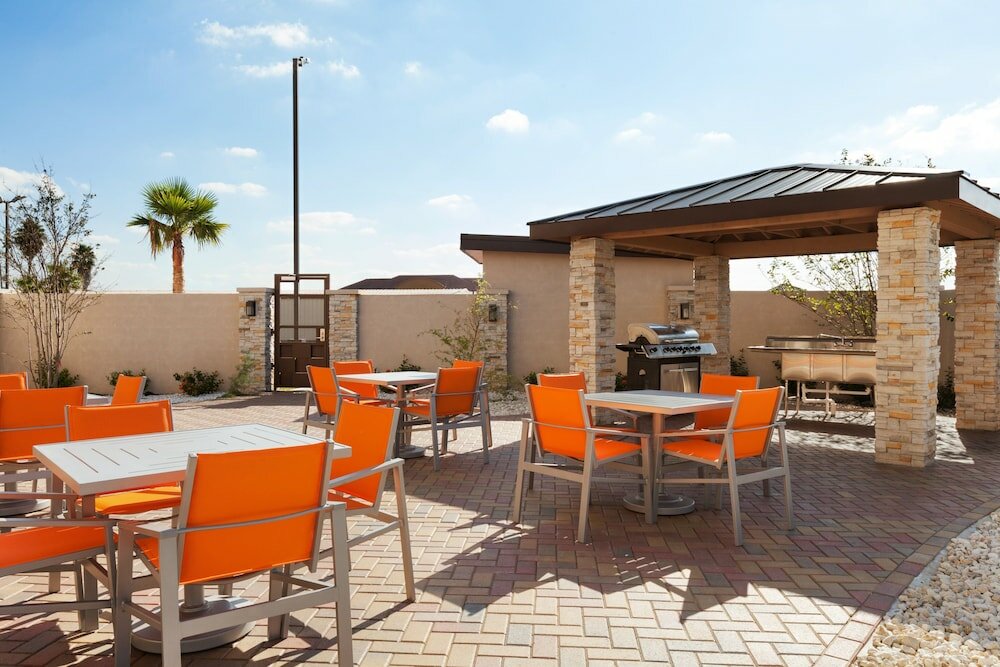 Фото Holiday Inn Express & Suites Edinburg-McAllen Area, an Ihg Hotel