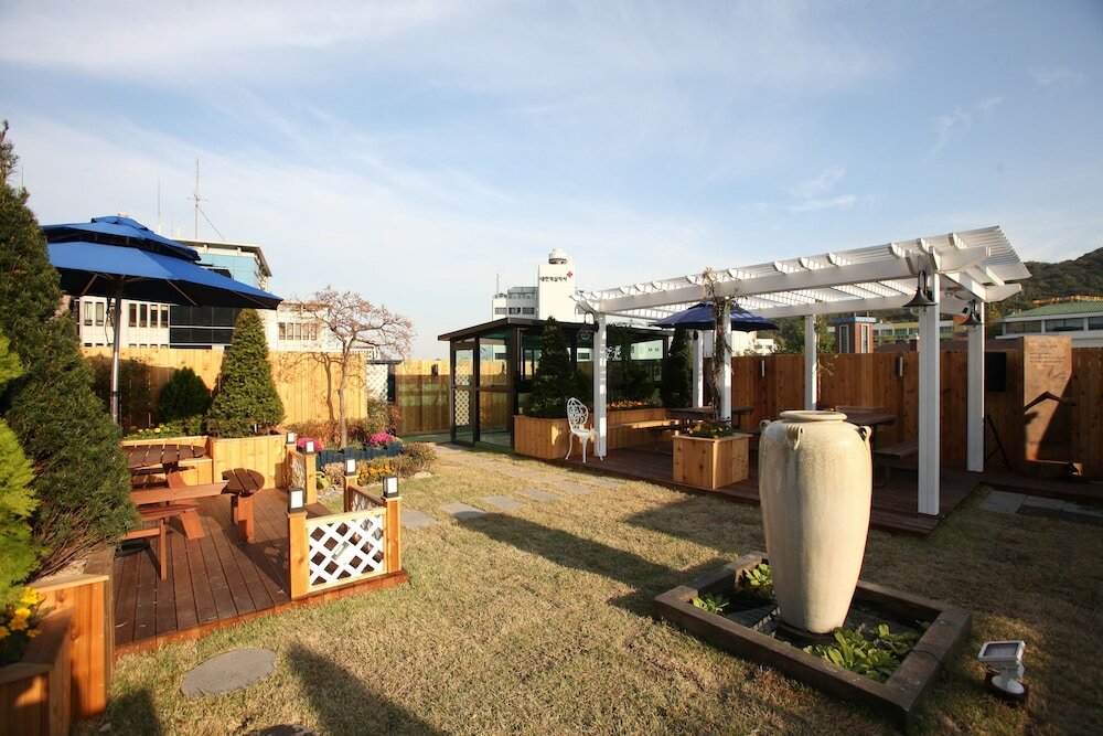 Фото Myeongdong Mom House