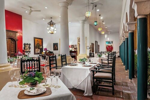 Гостиница Hotel Tugu Blitar в Блитаре