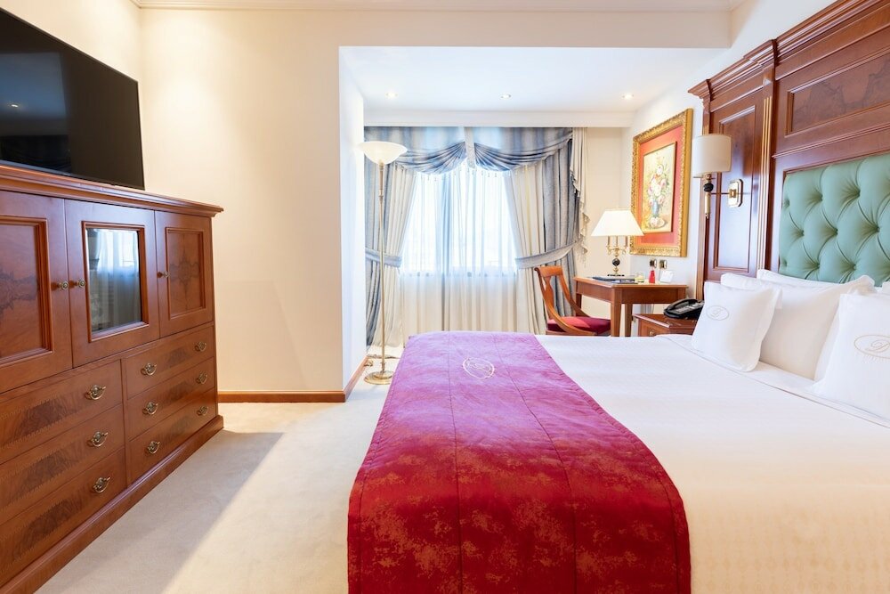 Фото Swiss Diamond Hotel Prishtina