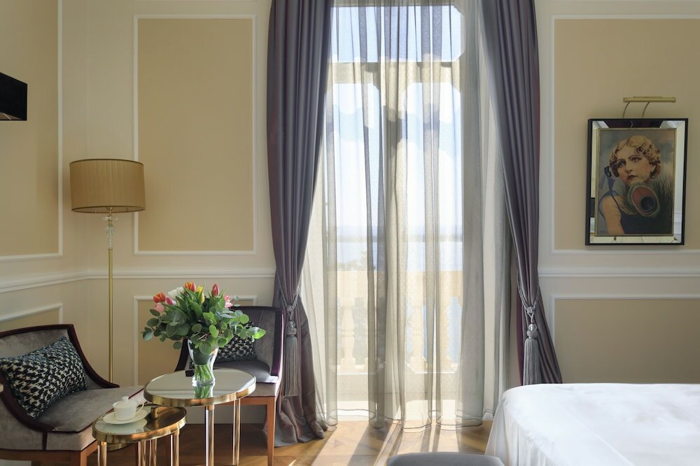 Фото Grand Hotel Des Ètrangers