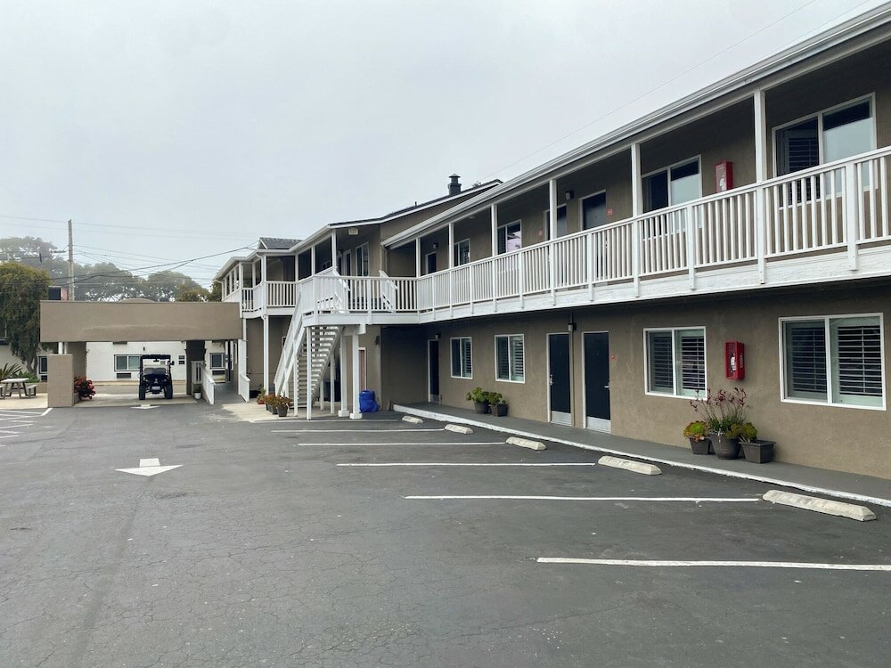 Фото Rockview Inn and Suites