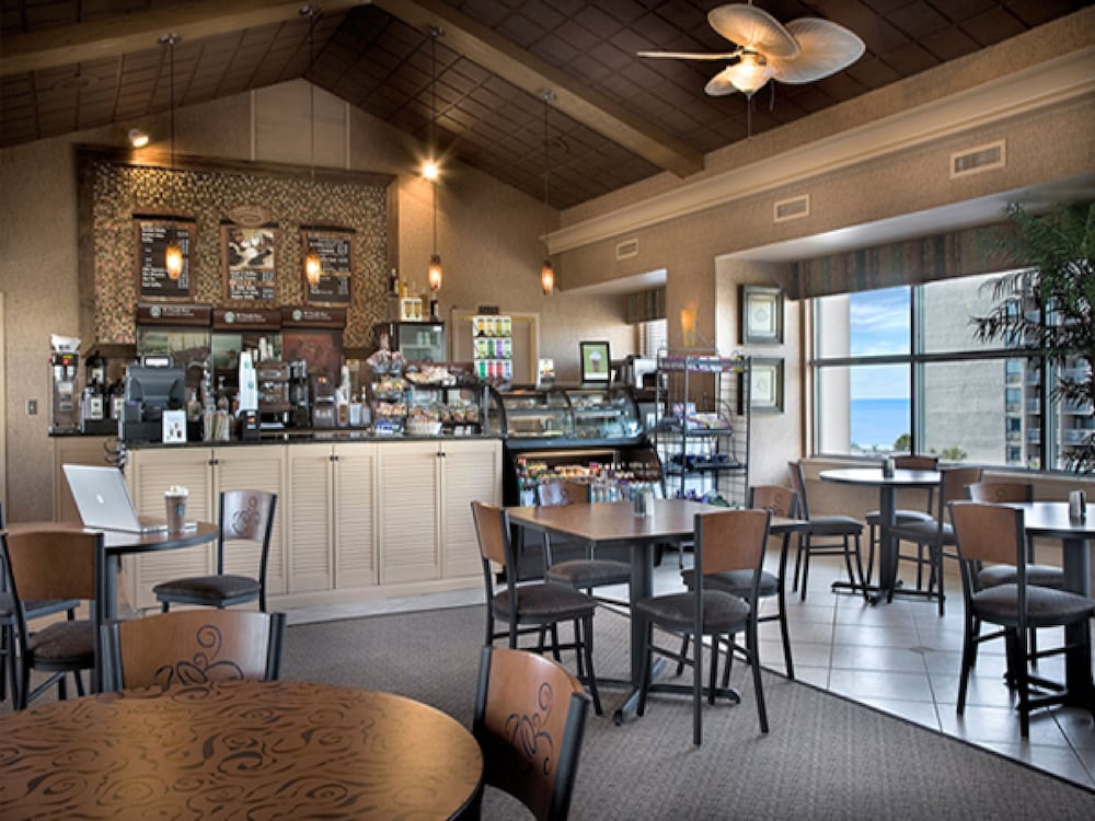 Фото Sea Crest Oceanfront Resort