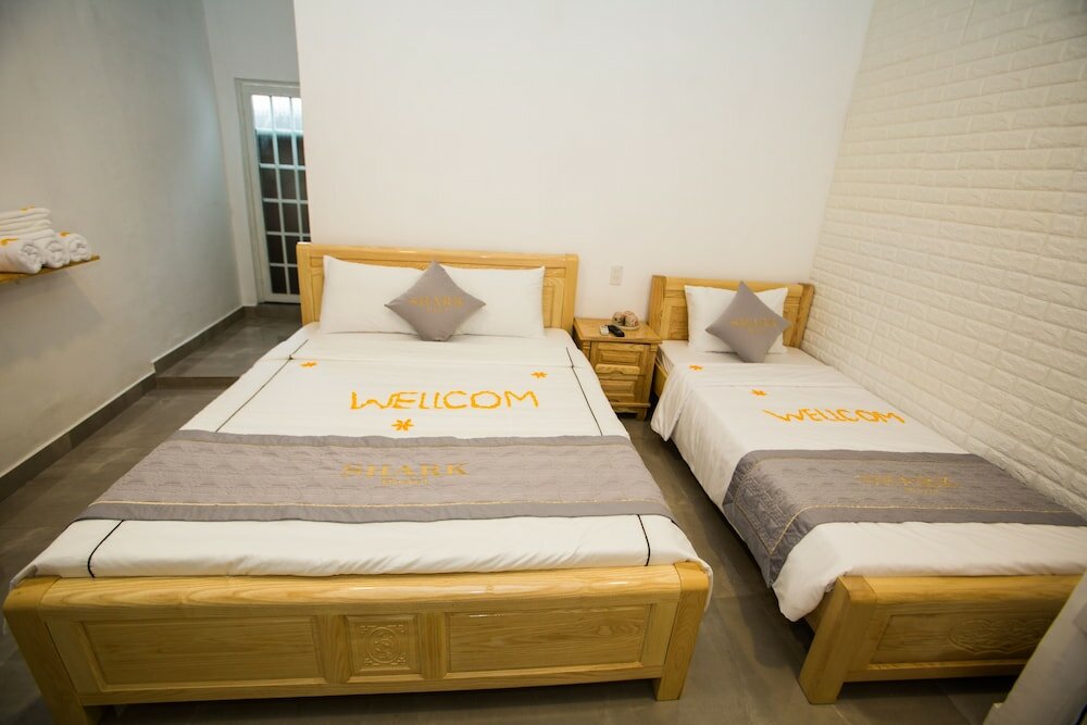 Фото Shark Hotel - Hostel