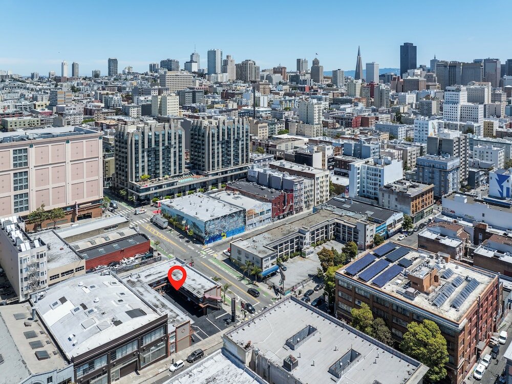 Фото Alexis Park Hotel