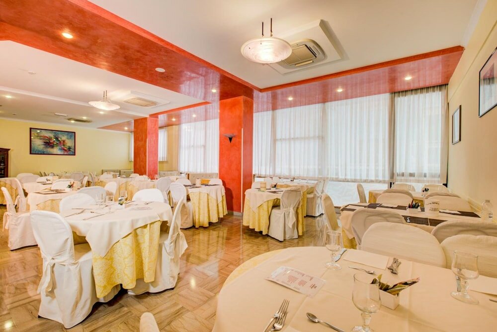 Фото Hotel Dusseldorf