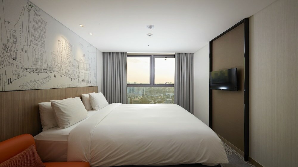 Фото Holiday Inn Express Seoul Hongdae