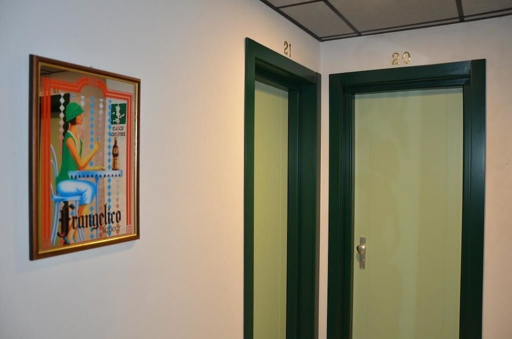 Фото Hotel Cristina