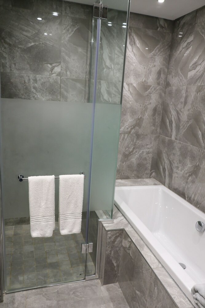 Фото Mayfair Hotel