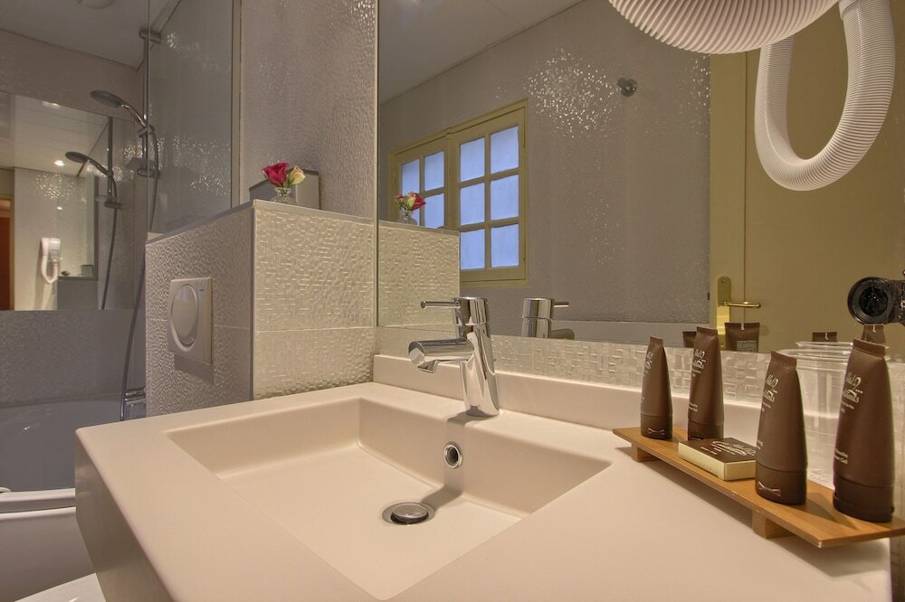 Фото Hotel des Deux Continents