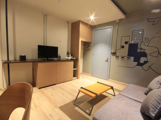 Фото Tha City Loft Hotel