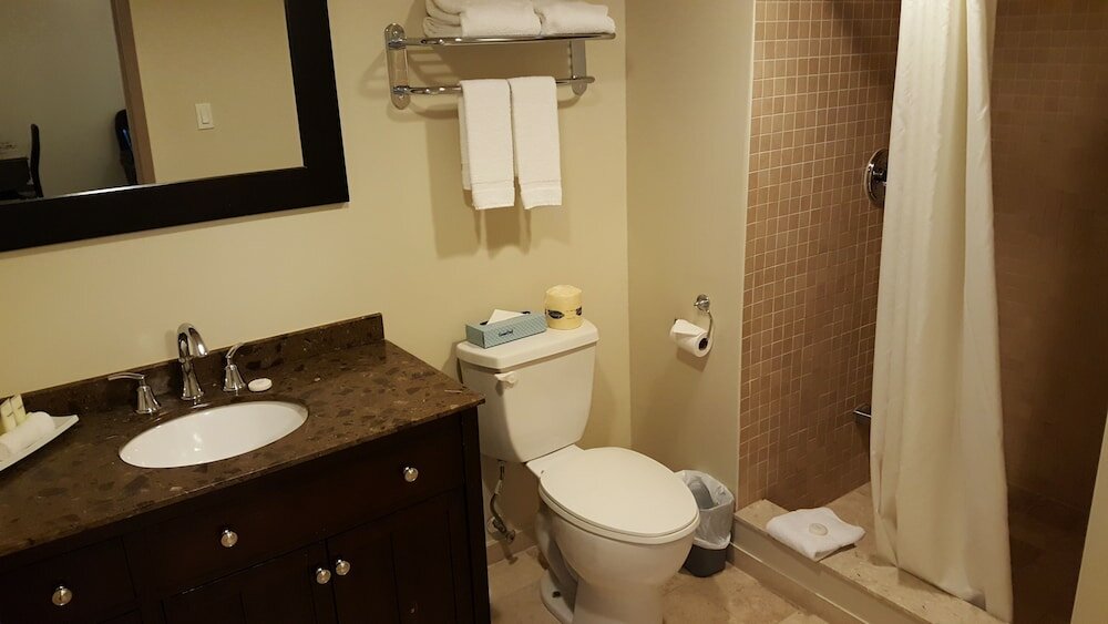 Фото Montecassino Hotel and Event Venue