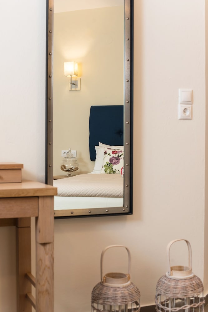 Фото Mirage Studios