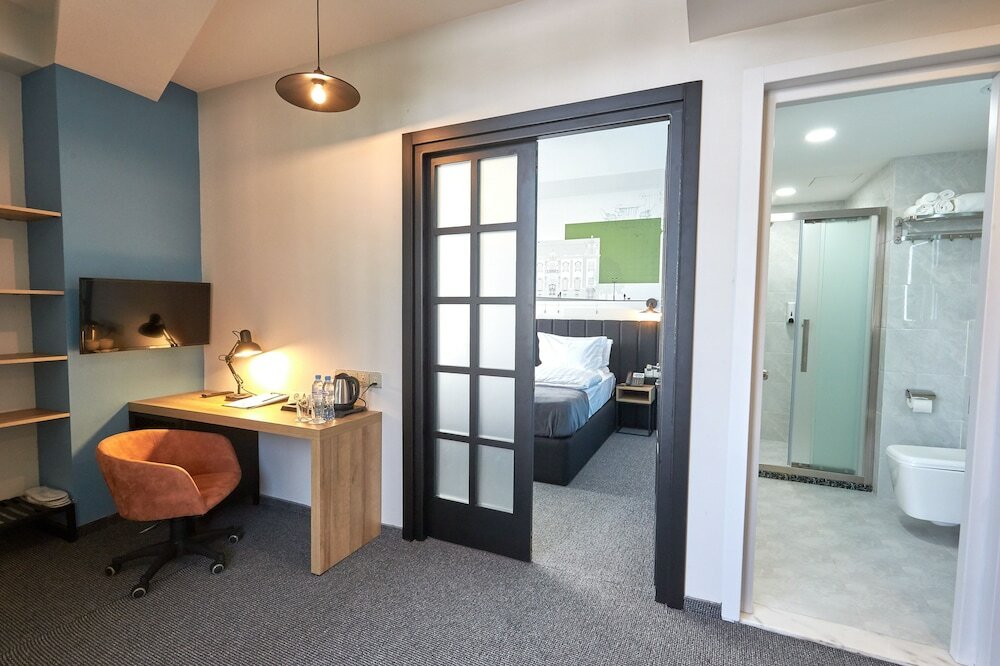 Фото Graphica Tbilisi Hotel