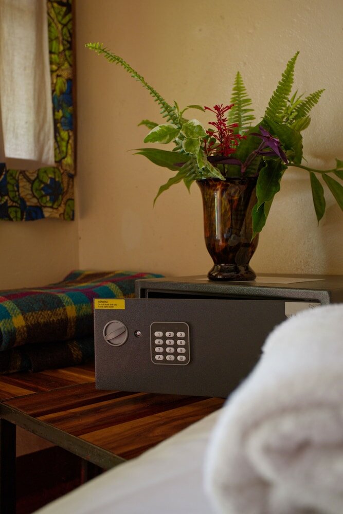 Фото Jollyboys Backpackers