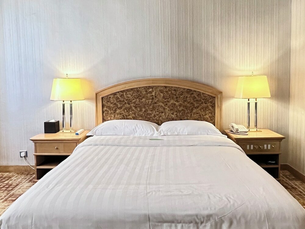 Фото Century Plaza Hotel