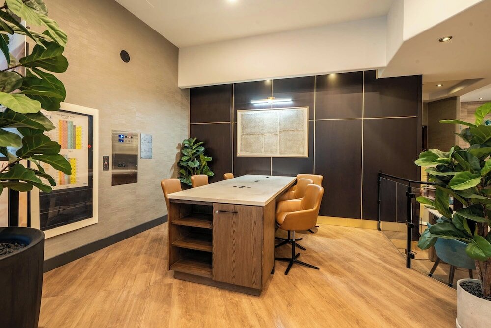 Фото Sandman Hotel Vancouver Downtown