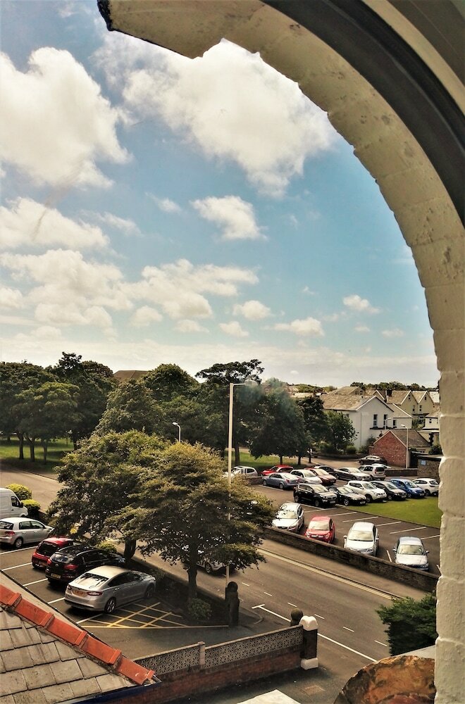 Фото Dukes Folly Hotel