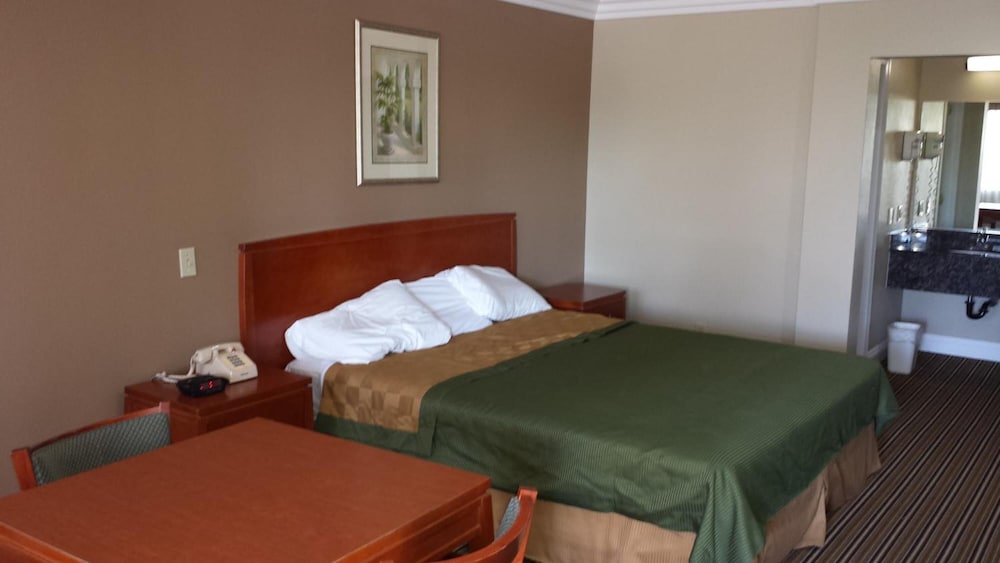 Фото Regency Inn & Suites