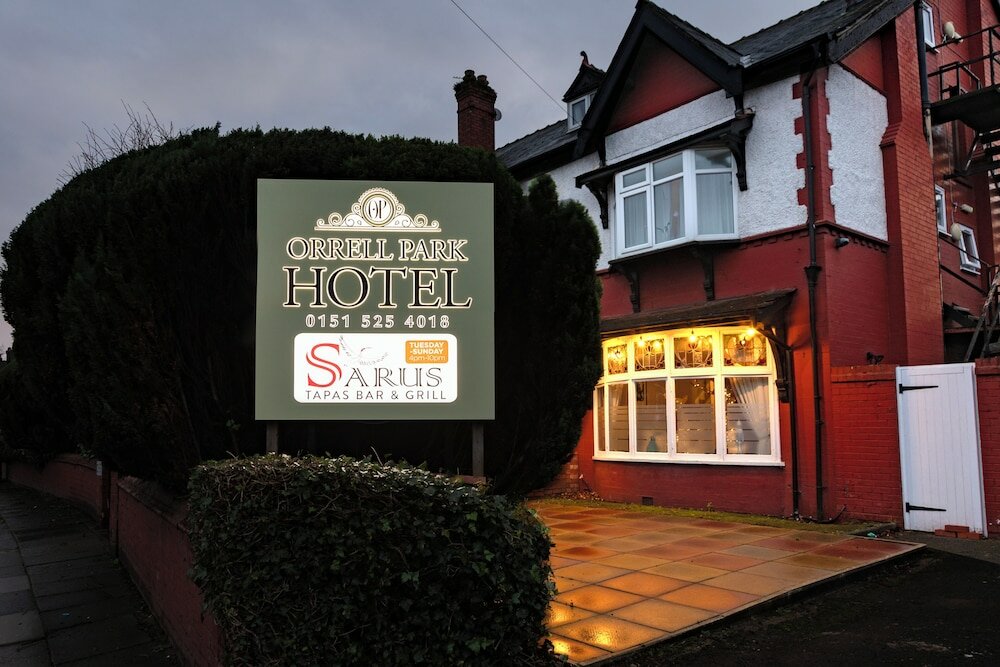 Фото Orrell Park Hotel
