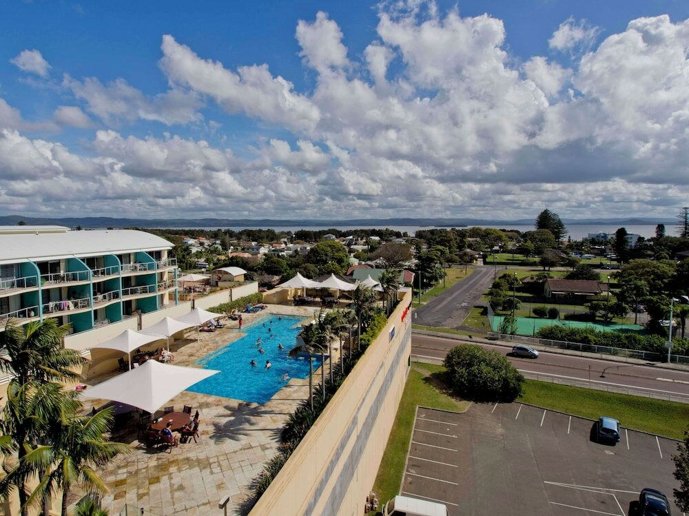 Фото Oaks Waterfront Resort