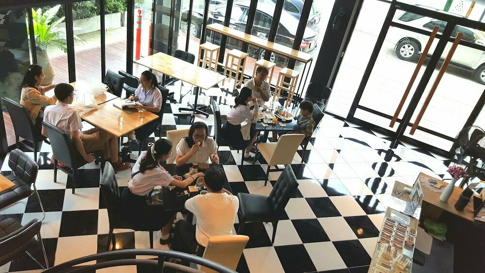 Hotel The LogBook Room and Cafe, Chonburi, photo