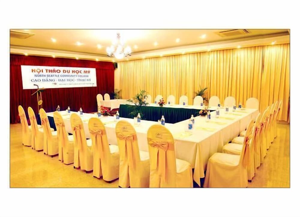 Фото Bamboo Green Central Hotel