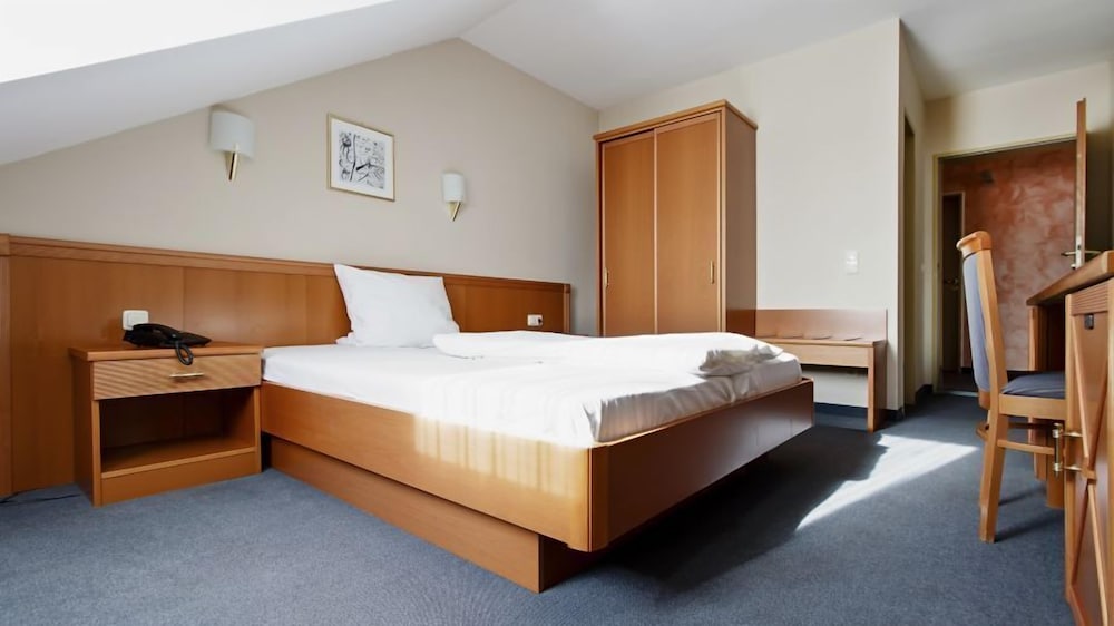 Фото Hotel Blutenburg