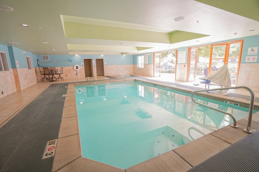 Фото Holiday Inn Express & Suites Ontario, an Ihg Hotel