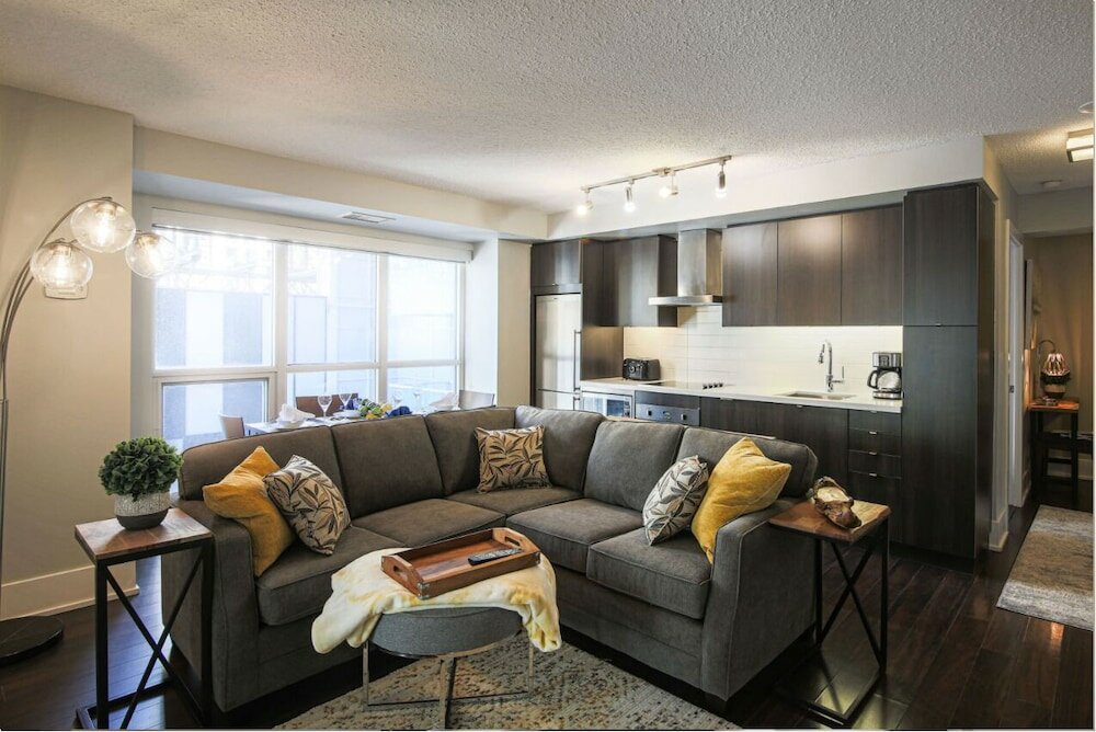 Фото Life Suites Loft - Cn Tower