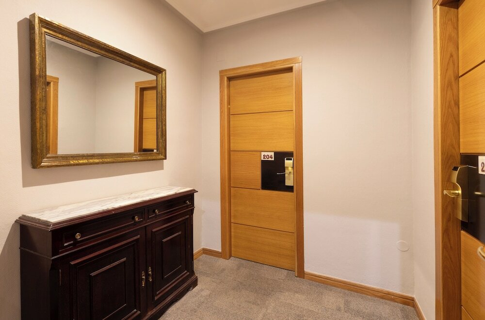 Фото Hotel Corona De Castilla Burgos