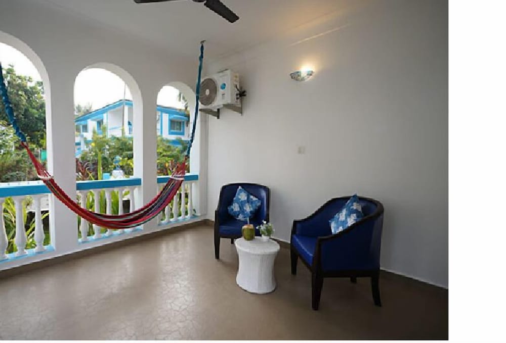 Фото Paradise Village Beach Resort