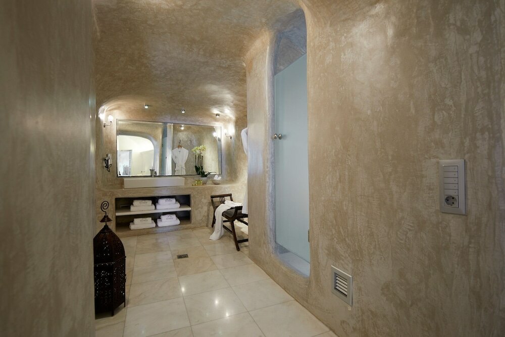 Фото Iliovasilema Hotel & Suites