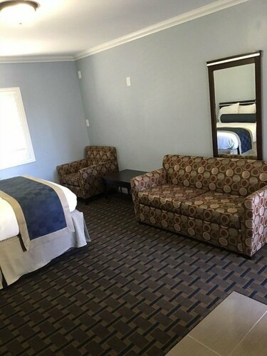 Гостиница Hollywood Palms Inn and Suites в Лос-Анджелесе