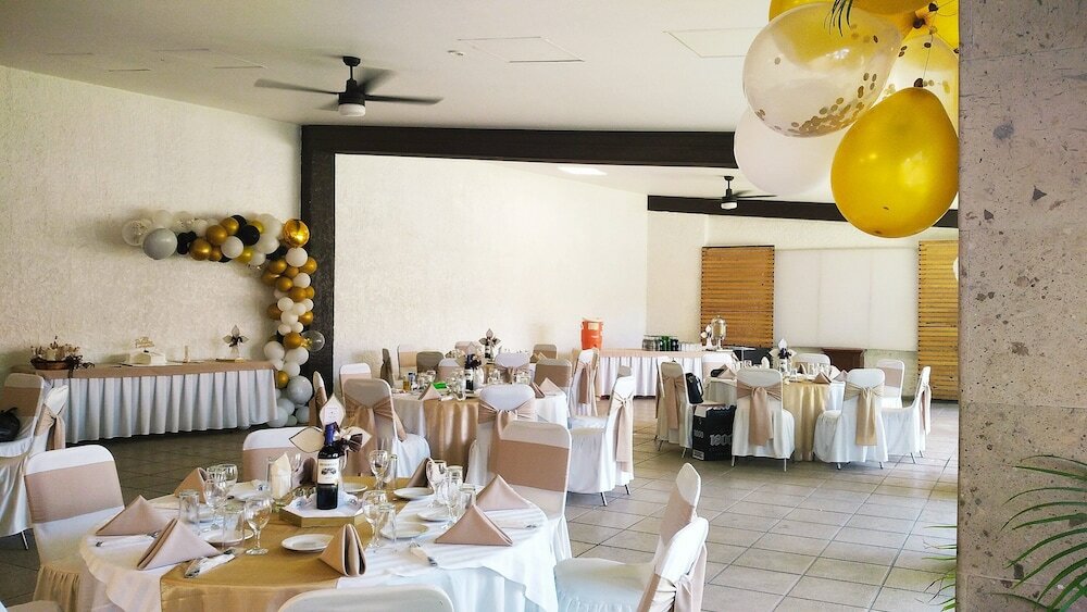 Фото Country Plaza