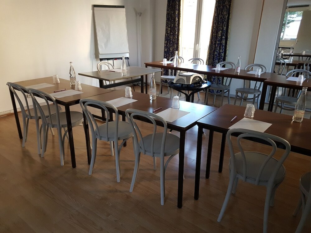 Фото Adonis Arc Hôtel Aix